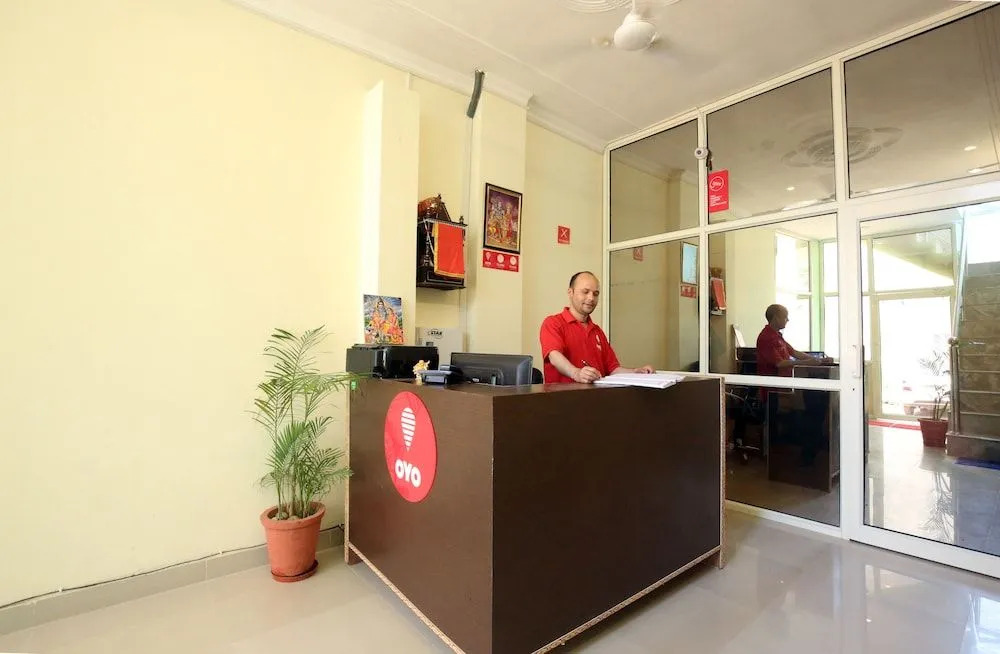 OYO 9038 Hotel Comfort