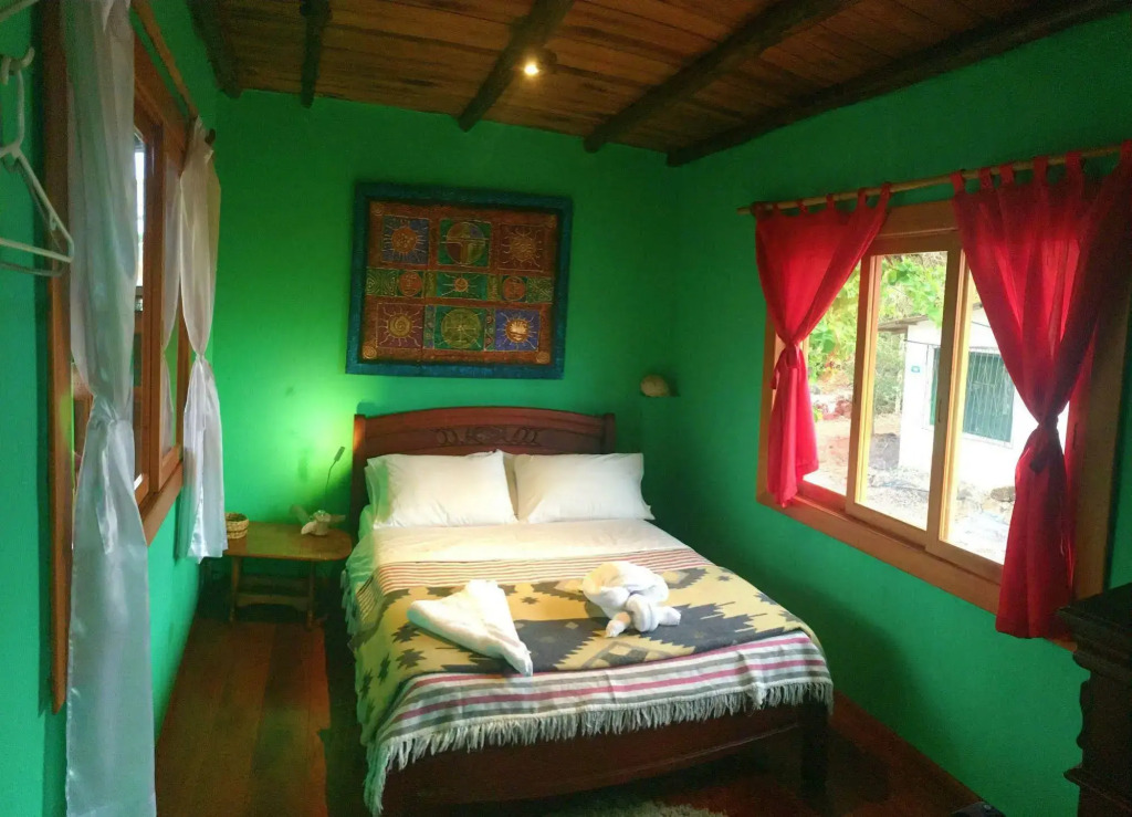 Lonesome George Ecolodge