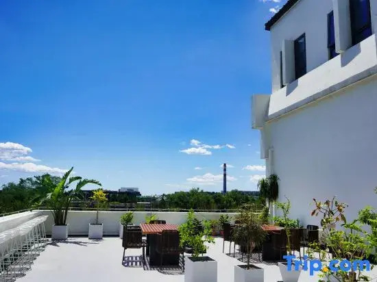 Easyhome Home Furnishing Research and Study Center Homestay