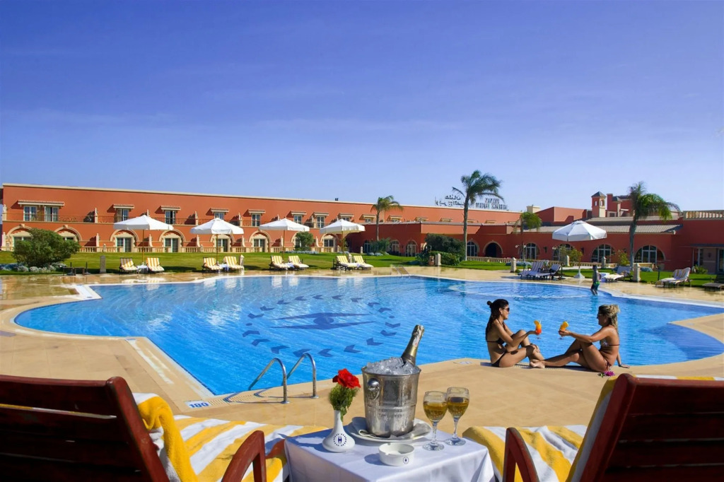Helnan Auberge Fayoum