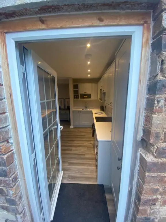 THE ESK - Modern 1 bedroom apartment in centre of Melrose.