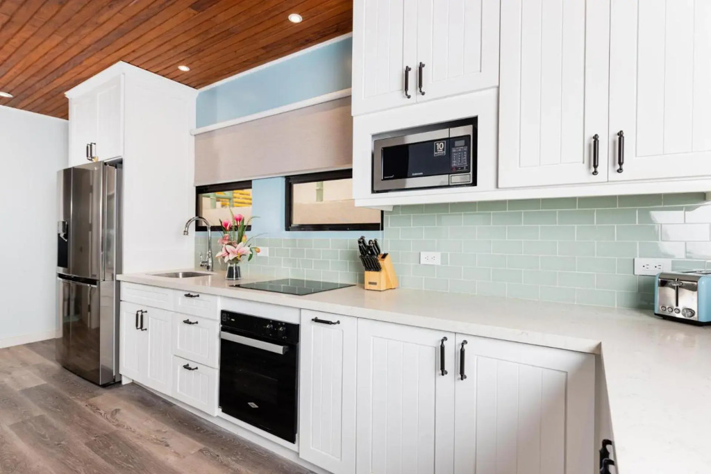 Flamingo Marina Cove 404- Oceanfront condo