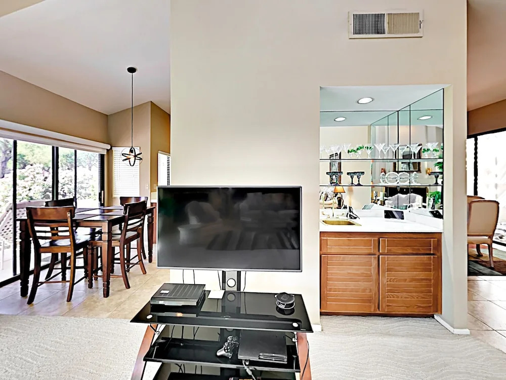 55323 Southern Hills Condo 3 Bedrooms 3.5 Bathrooms Condo