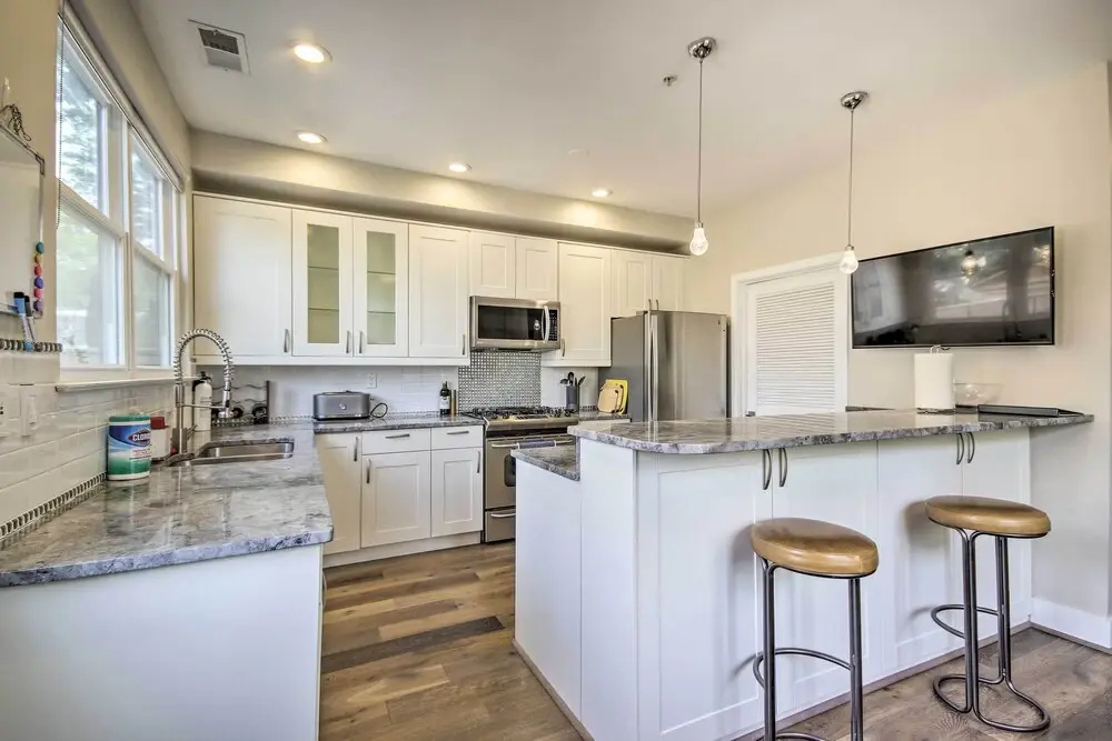 2 Mi to National Mall: Modern DC Retreat w/ Patio