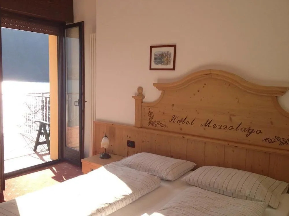 Hotel Mezzolago