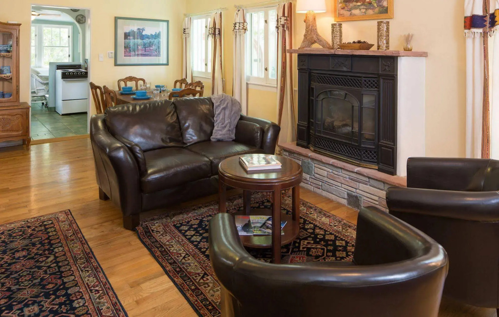 Casa Blanca Inn and Suites