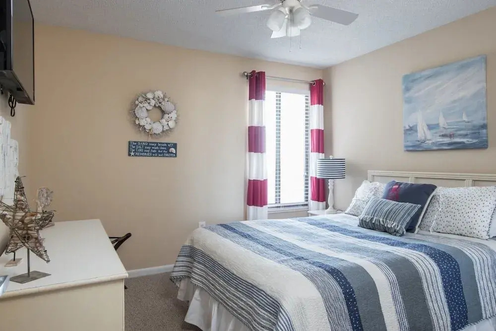 Waterpointe II - 706 - 3 Br Condo