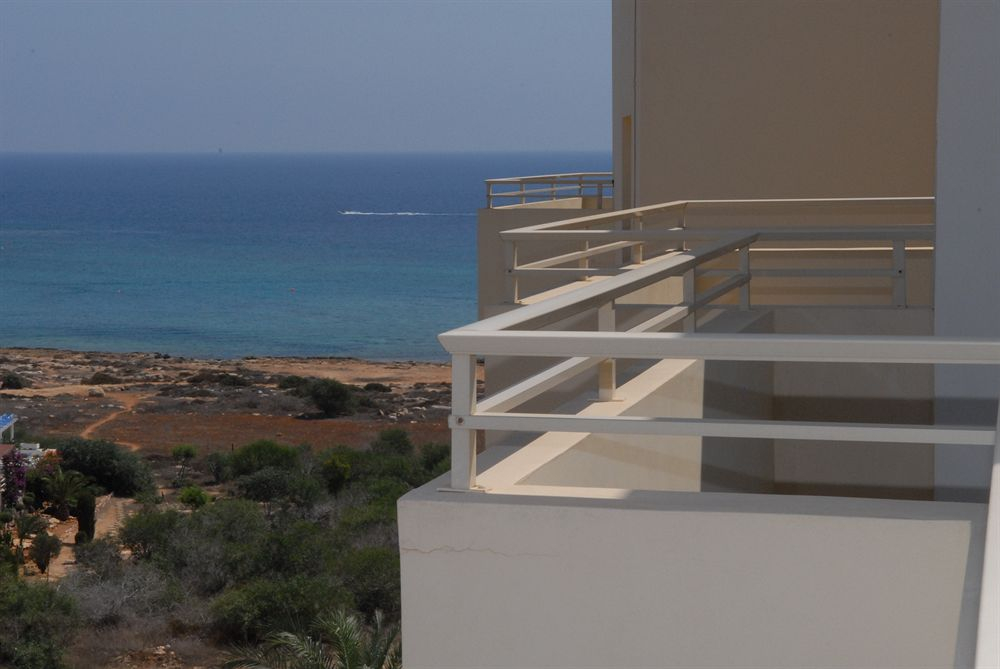Iris Beach Hotel
