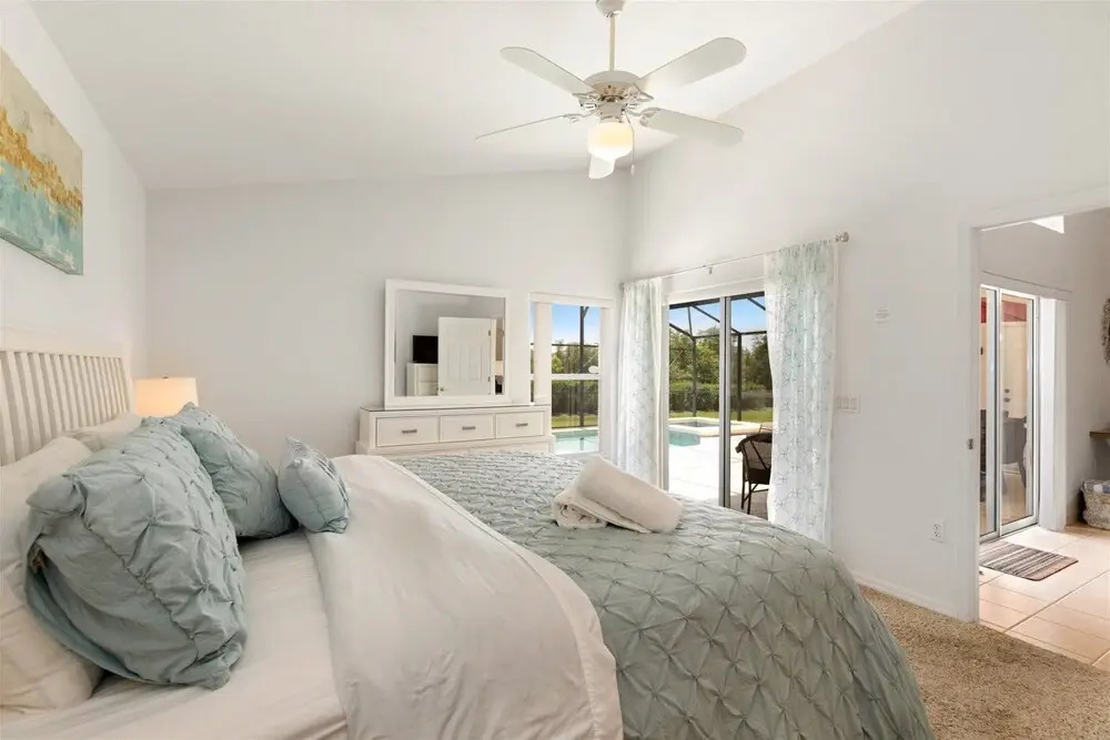Lovely 4 Bedroom, 3.5 Bath Home With South Facing Pool and spa - 521