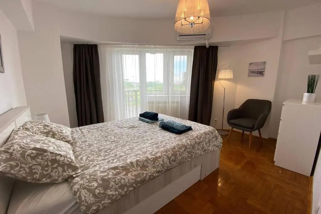 New Luxury Flat in front of the Parliament at Unirii