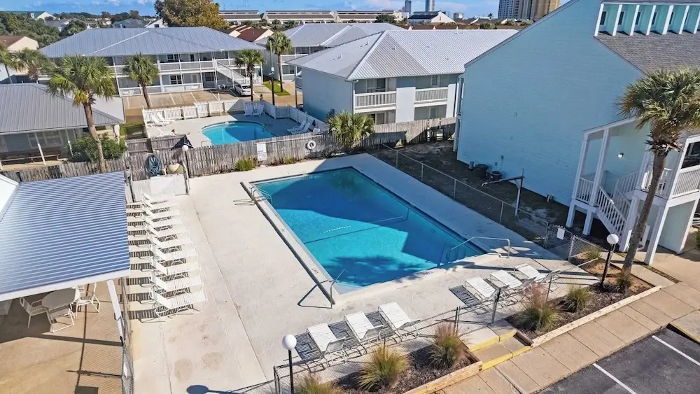Steps to the Beach Pool, Tennis, & Putting Green Southwinds H12 by Avantstay
