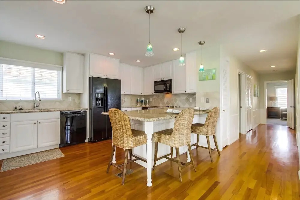 Big Pearl 2 Bedrooms 2 Bathrooms Condo