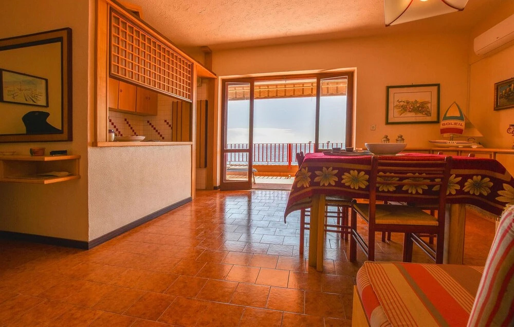 Stunning Apartment in Letojanni With Wifi and 2 Bedrooms
