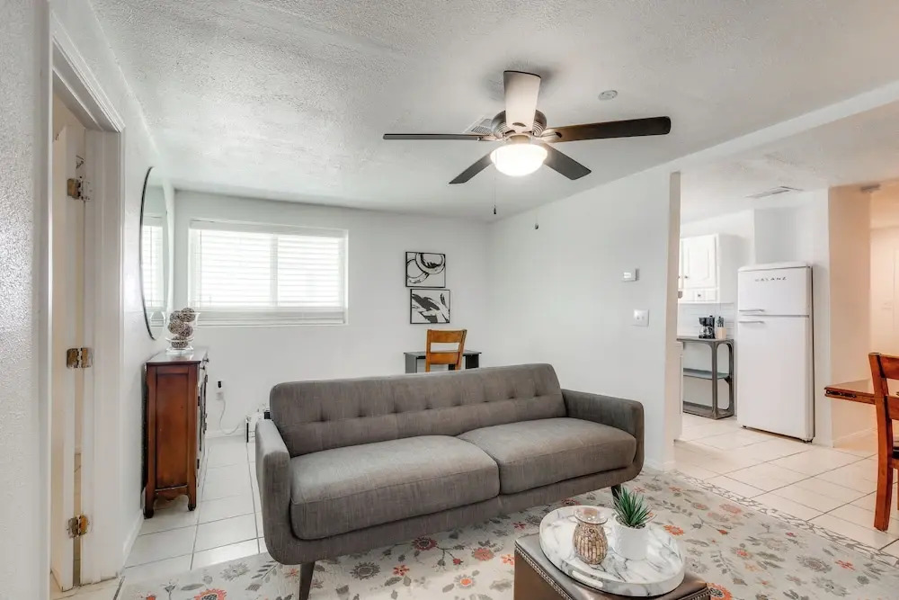 El Paso Home ~ 2 Mi to University Medical Center!