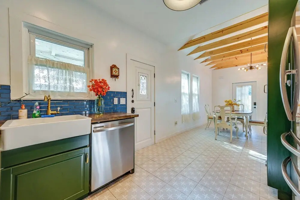 Vintage Home w/ Easy Downtown Tampa Access
