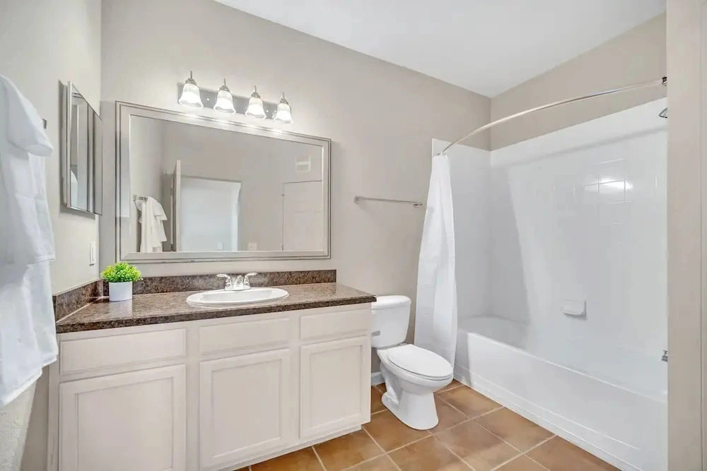 Upstay Pet Friendly Condo 6 Minutes From Disney