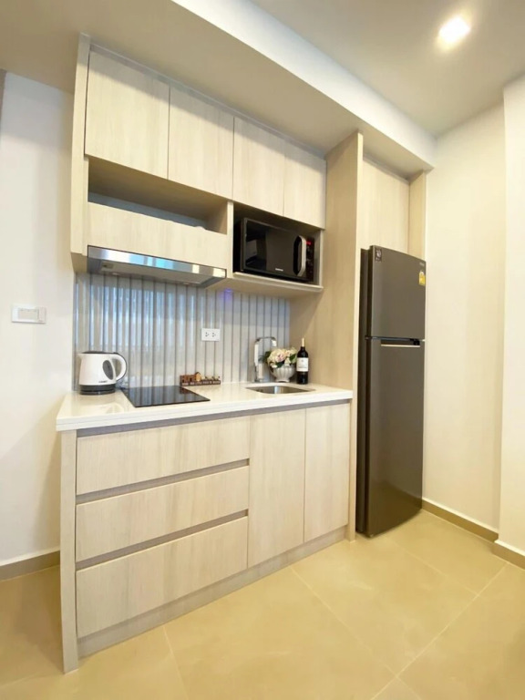 Modern 1 Bedroom Condo D418