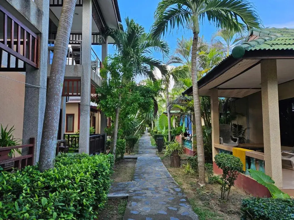 Lanta Riviera Beach Resort