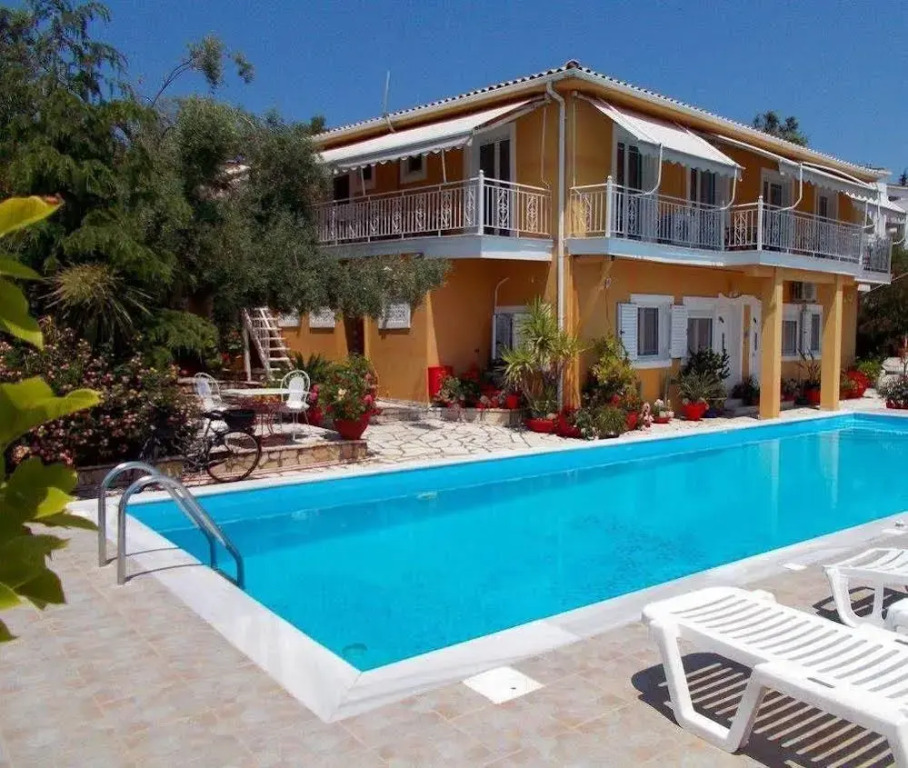 Alekas House