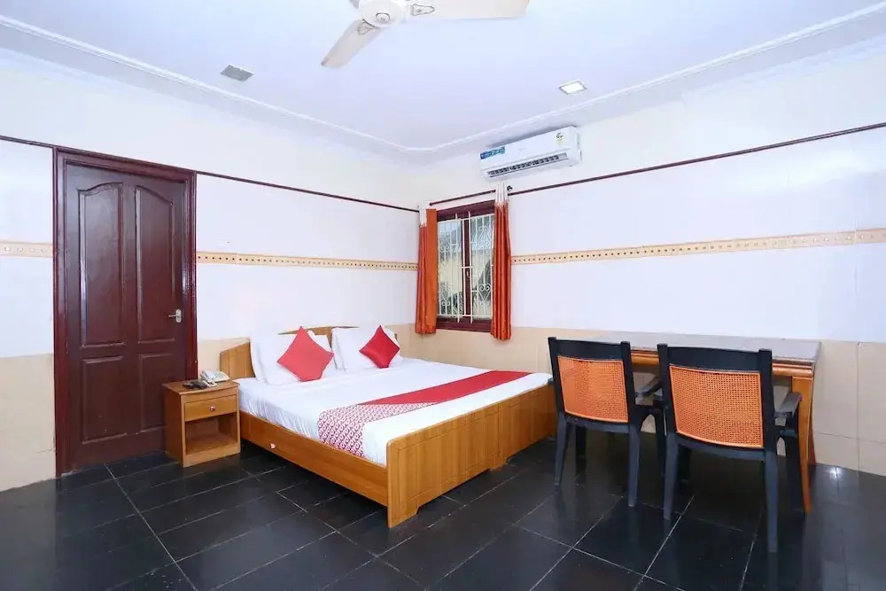 Hotel Sunrise View by OYO Rooms