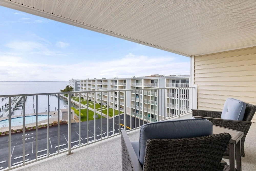 Thunder Island 133c 2 Bedroom Condo by RedAwning