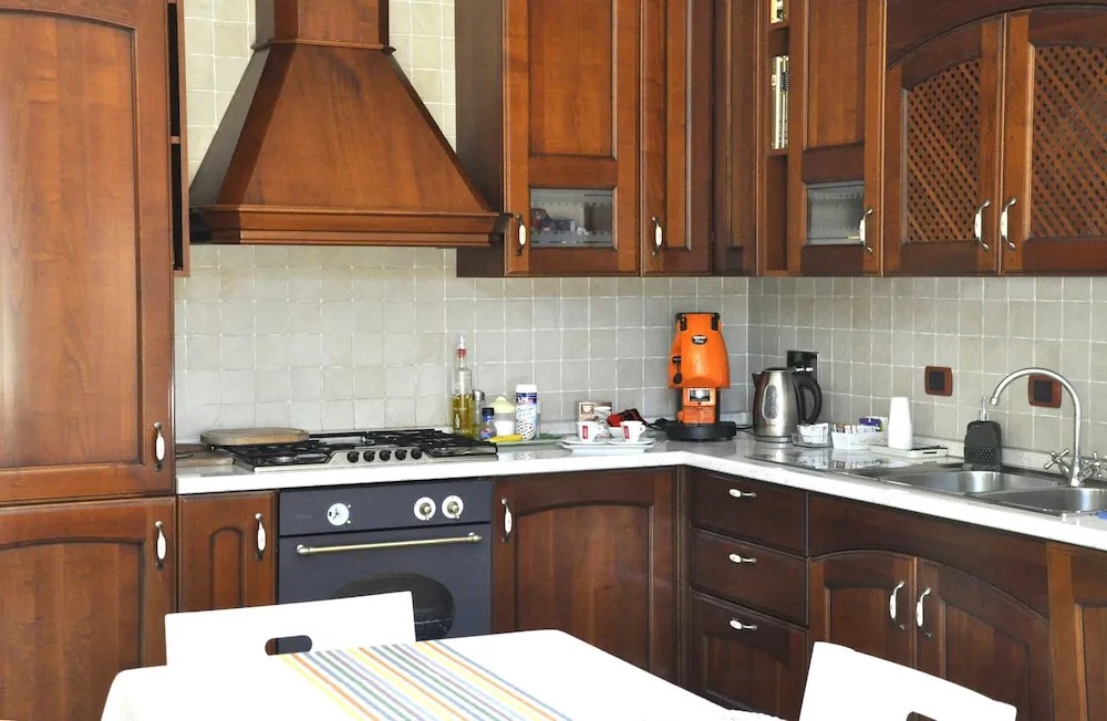 B&B Home Larina