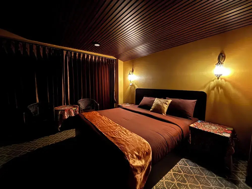 Phoenix Room