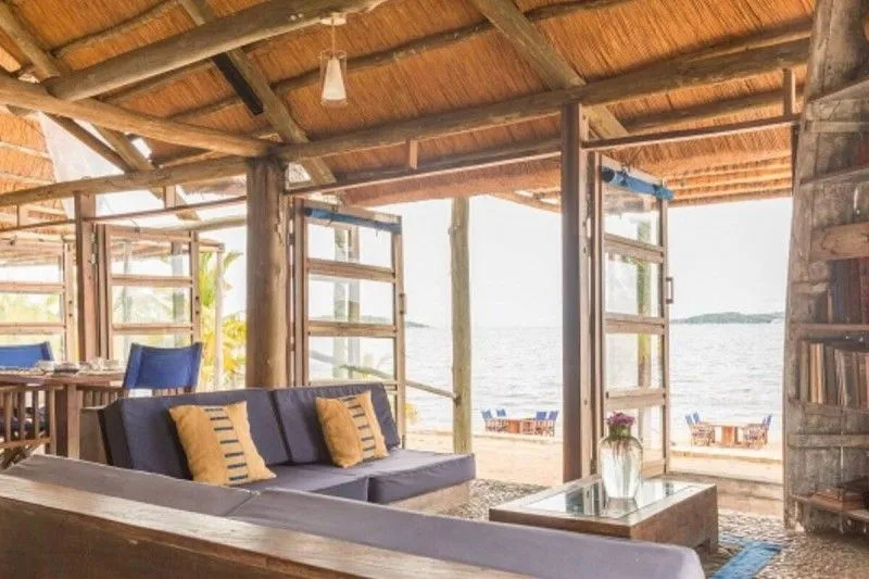 Lake Shore Lodge