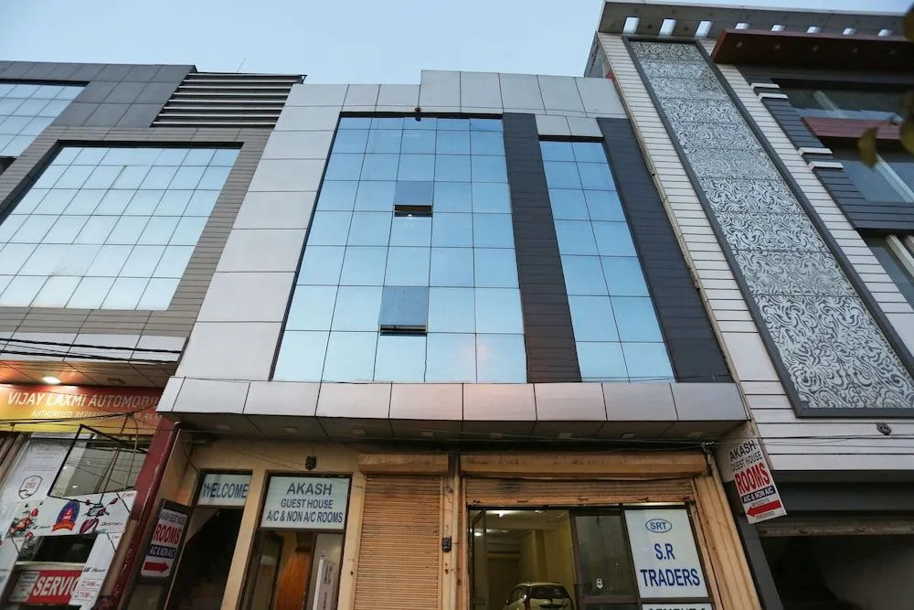 OYO 37262 Akash Guest House