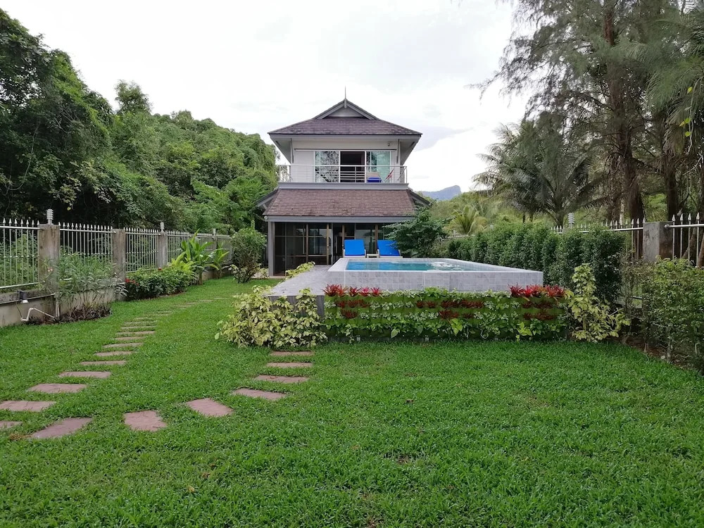Baan Mook Taley Private Beachfront Villa