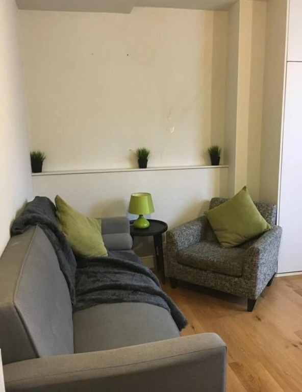 Cosy 3-bed Apartment in London