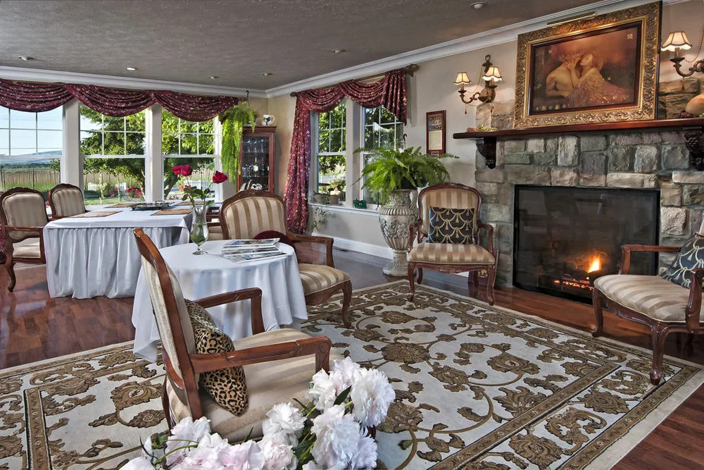 Cozy Rose Inn