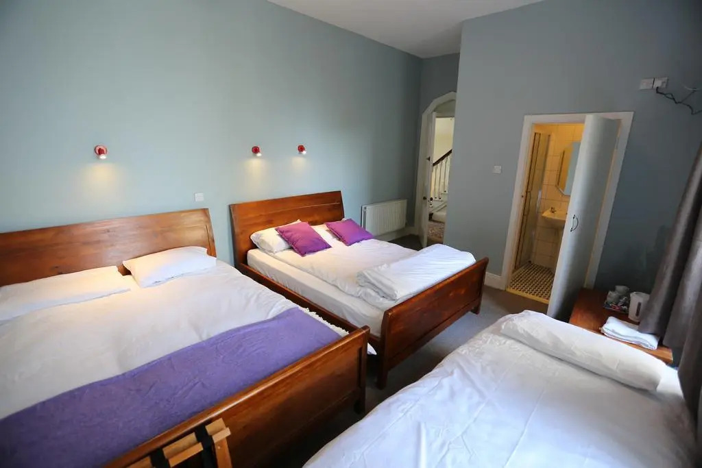 Rolling Wave Guesthouse