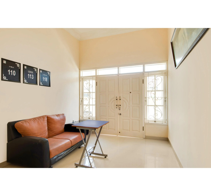 OYO Life 3053 Kost Putra Mm