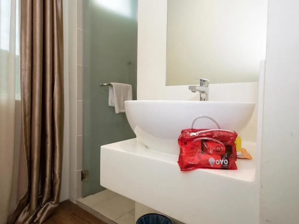 OYO 114 Sandpiper Hotel