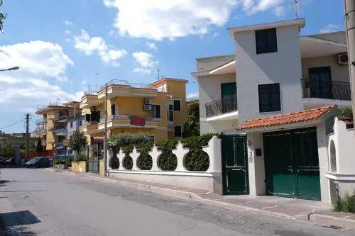 Hoa Suites