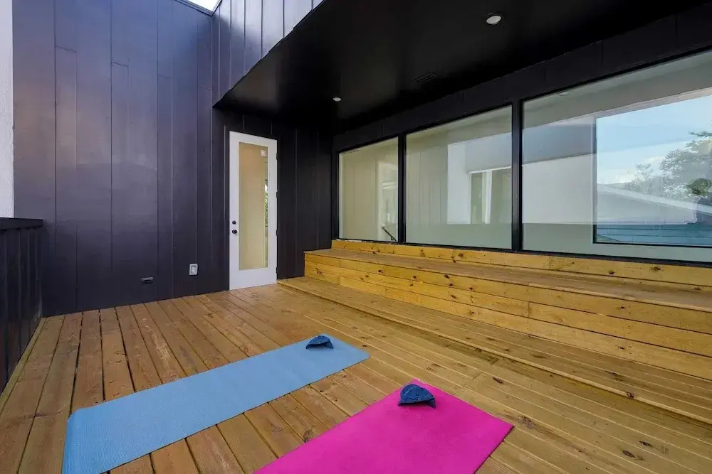 Modern East Austin Home w/ Pool, Near Downtown & Lady Bird Lake Casa 1803 by Avantstay