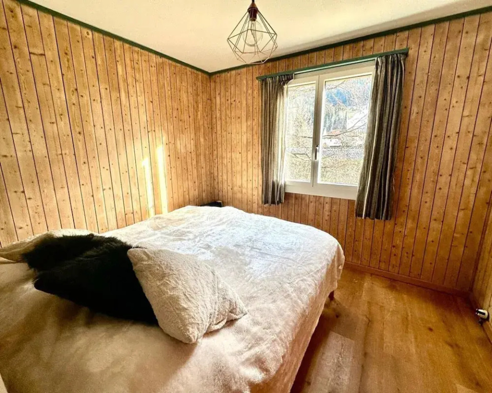 Cosy Chalet With Garden