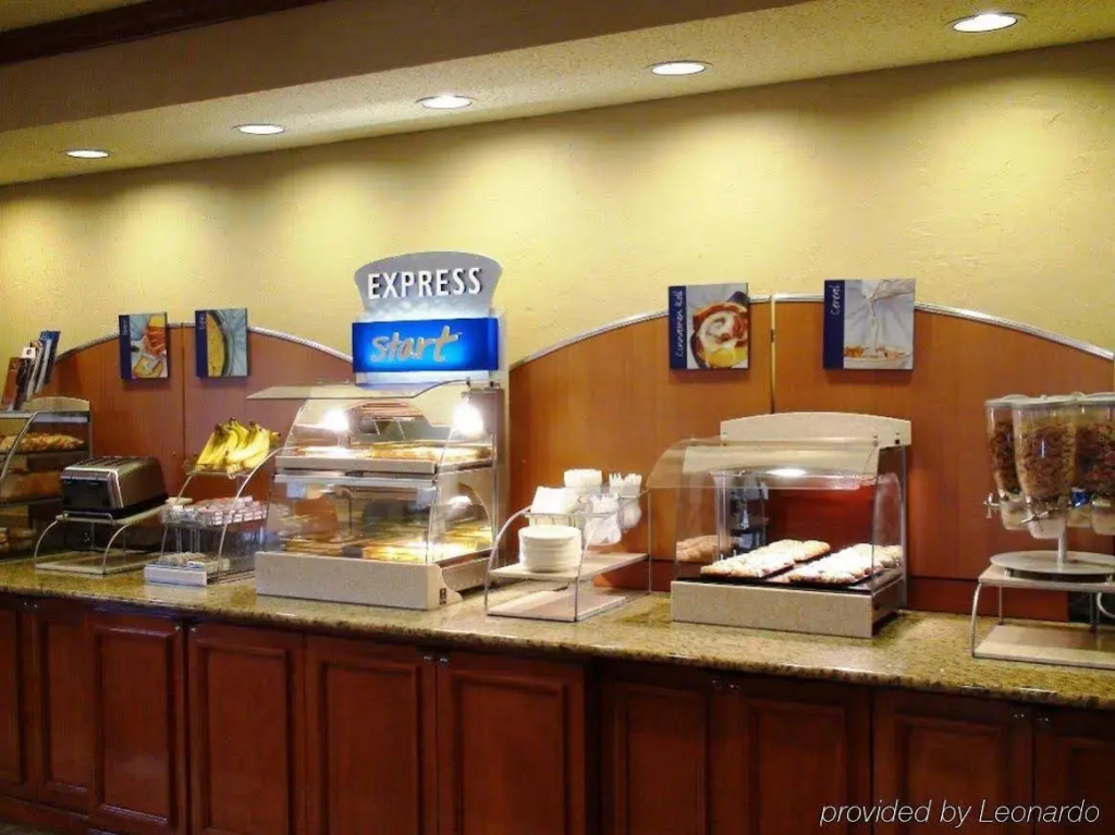 Holiday Inn Express Hotel & Suites Greenville by IHG