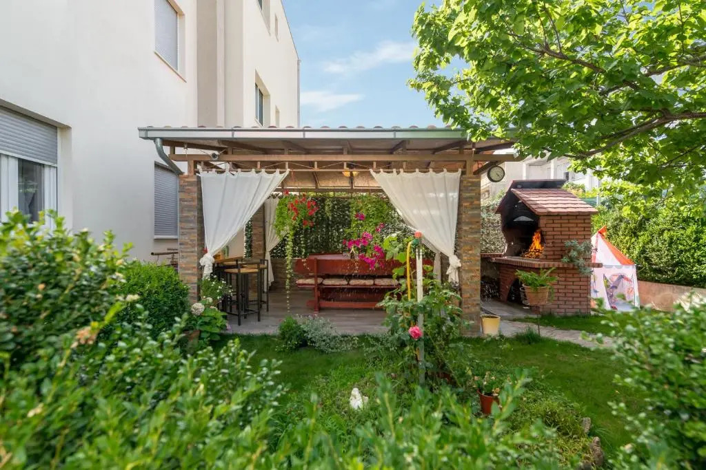 SUMMER ORCHID - Spacious Duplex By The Beach & PS5