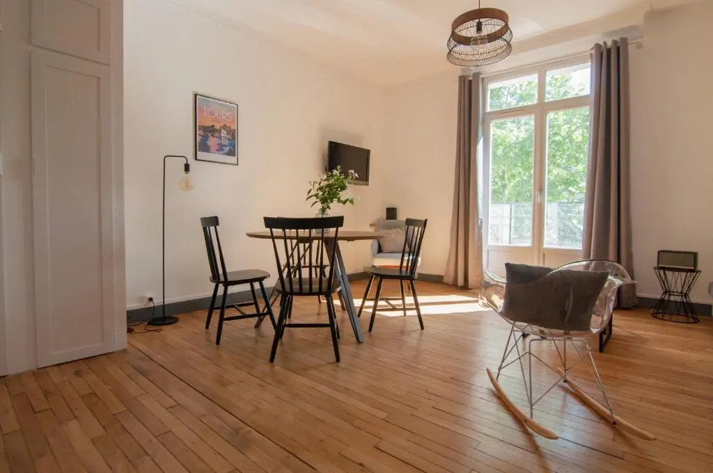 Bel appartement Tours Centre 2 chambres, 6 pers "Pied-à-Tours"
