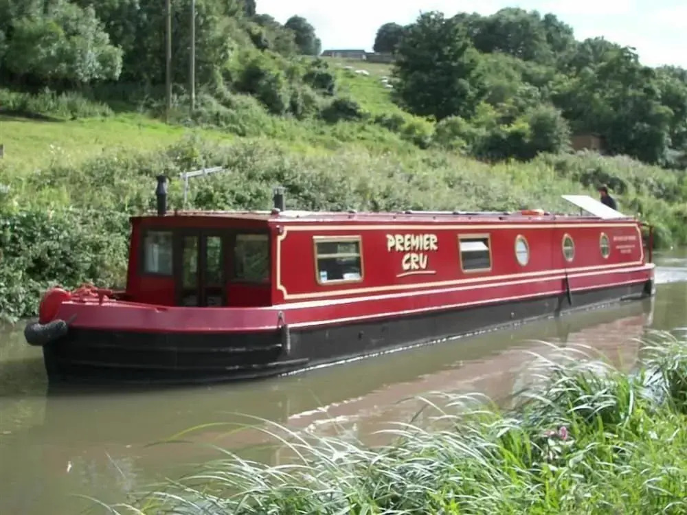 The Cru Houseboats