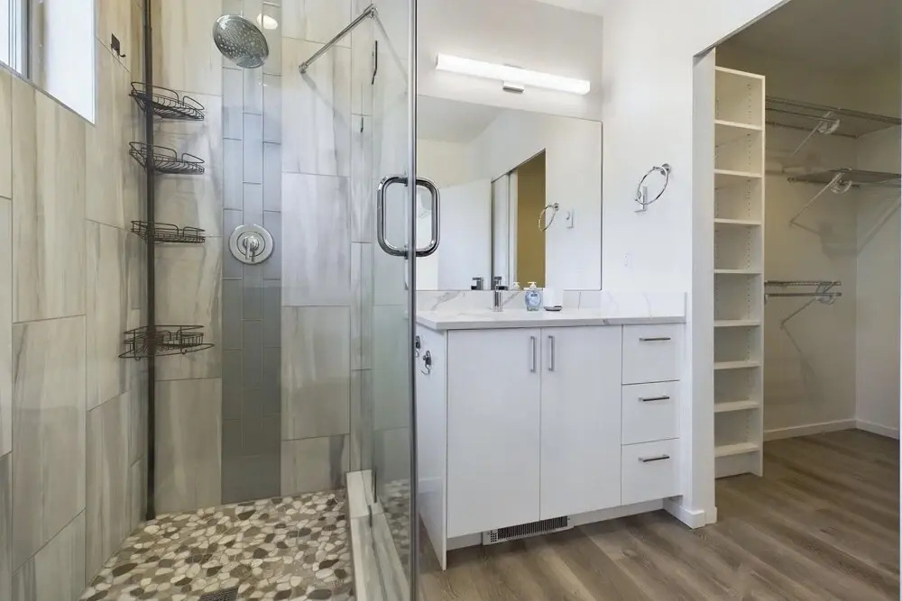 Charming 3br Haven In West Seattle 3 Bedroom Townhouse by Redawning
