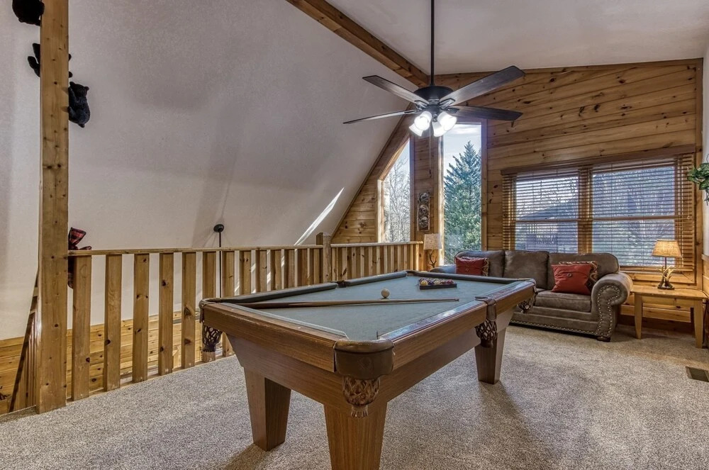 ER316- Black Bear Hideaway Great location- Close to town cabin