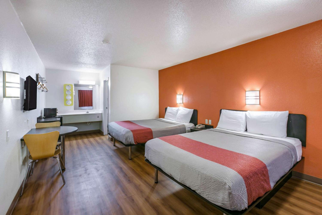 Motel 6-Dothan, AL