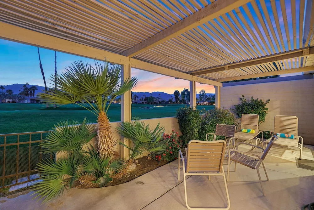 The Wells at Indian Wells - Free Golf Usage