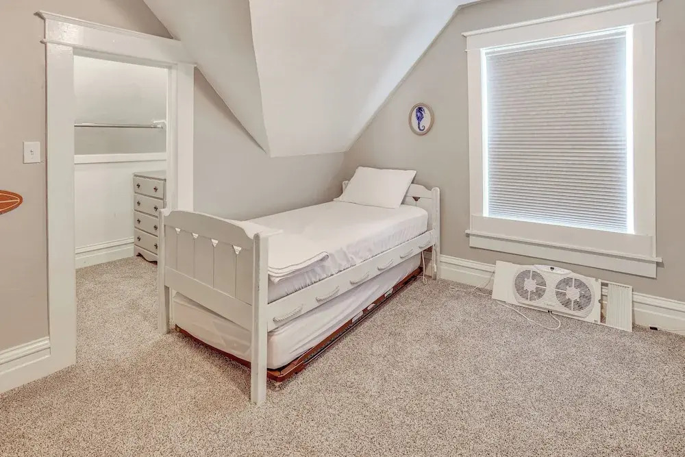 Charming Paris House ~ 1 1/2 Mi to Canyon!