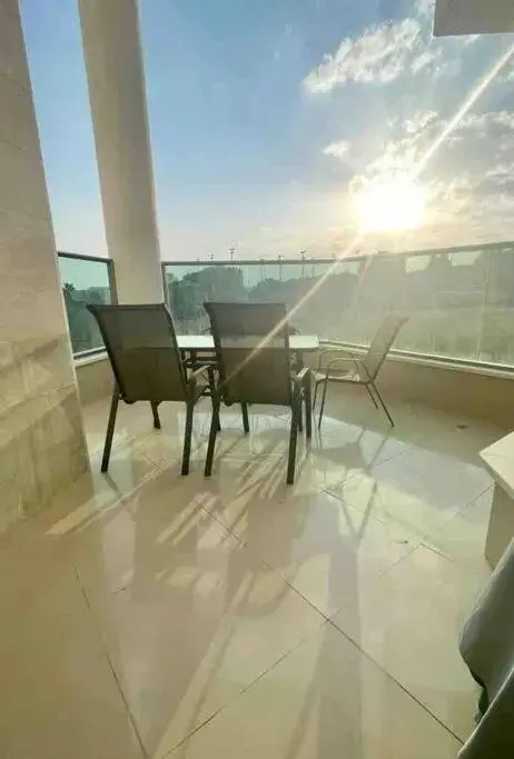 Sunny 3BR Apartment Golf Residence