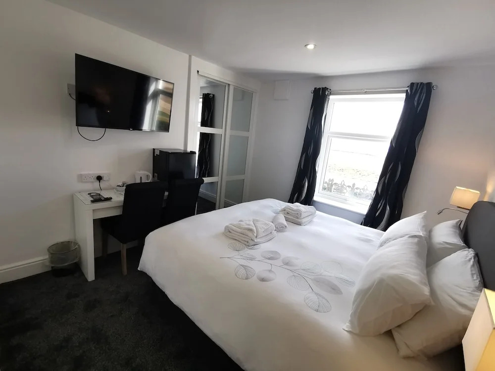 The Kerswell Hotel Sea Front
