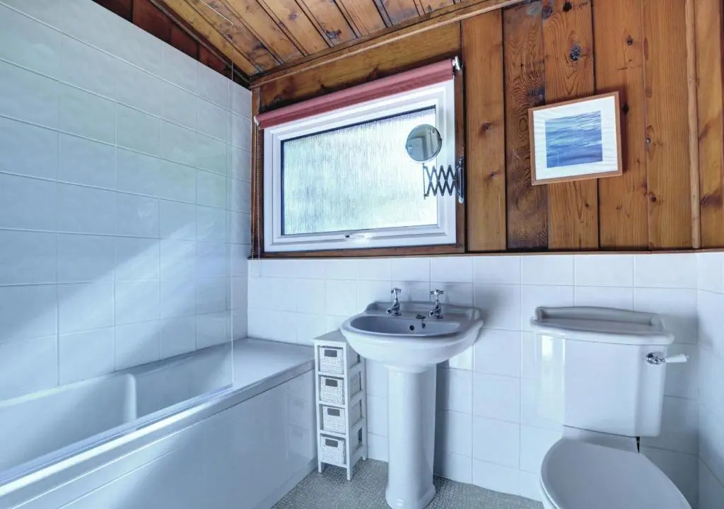 3 Bed in Broad Haven oc-wav604